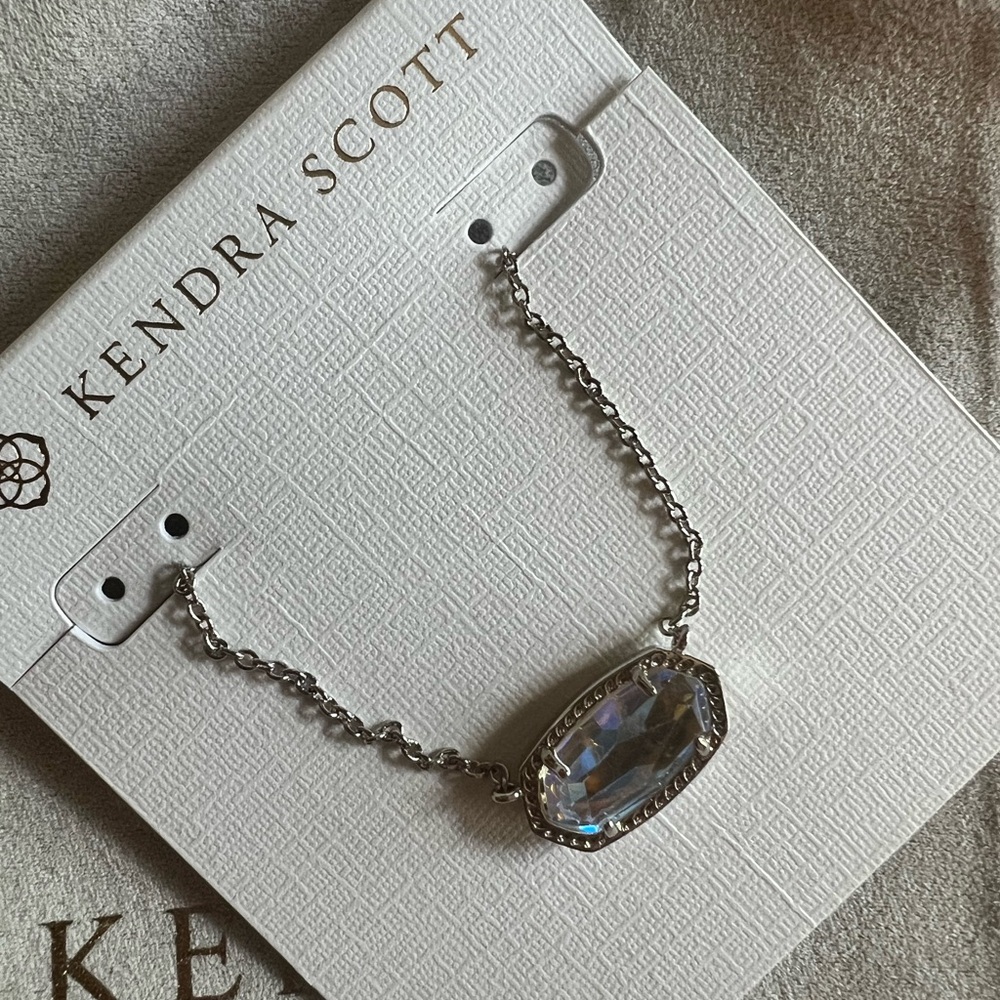 Kendra Scott necklace